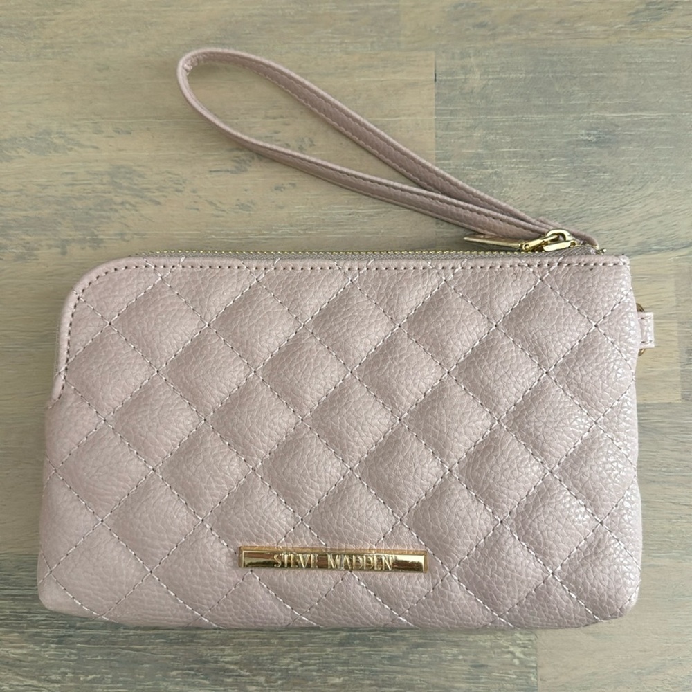 NWT Steve Madden Pink Quilted Wristlet